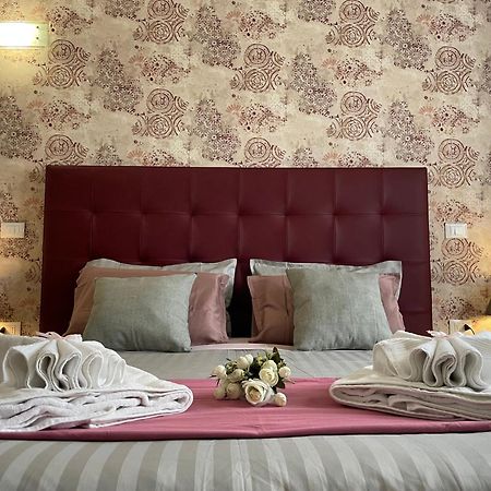 Porta Alla Croce Guest House Флоренція Екстер'єр фото