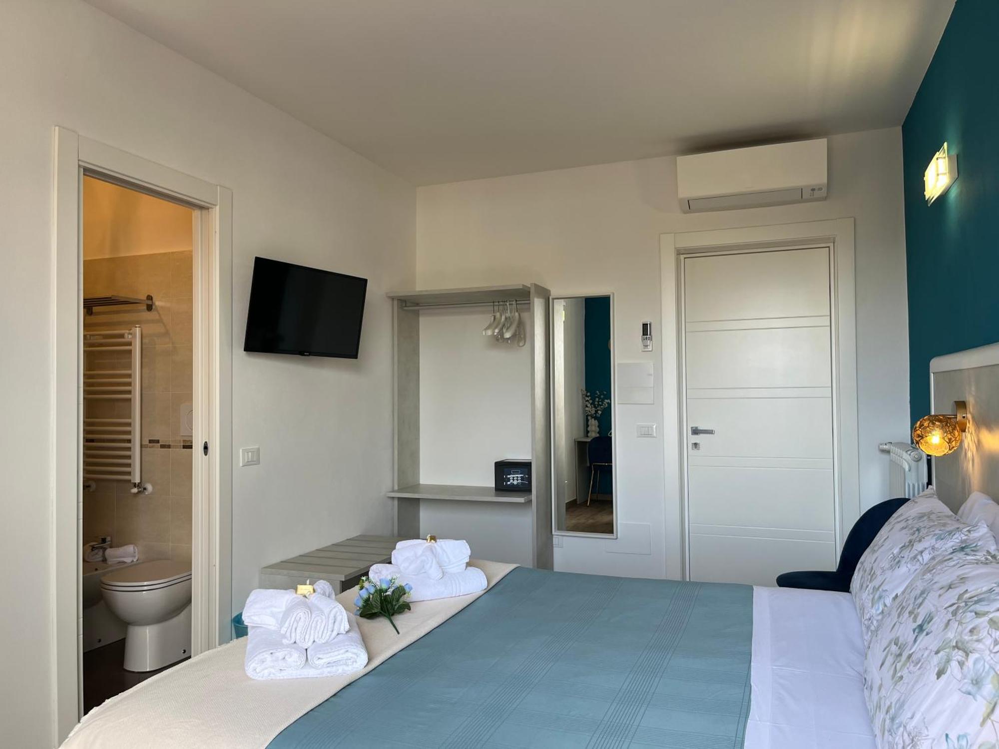Porta Alla Croce Guest House Флоренція Екстер'єр фото
