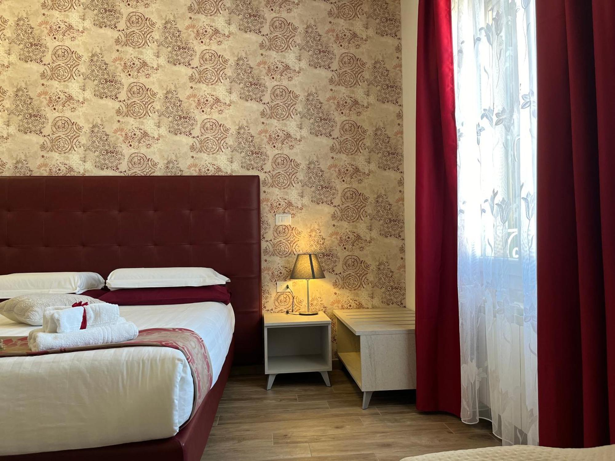 Porta Alla Croce Guest House Флоренція Екстер'єр фото