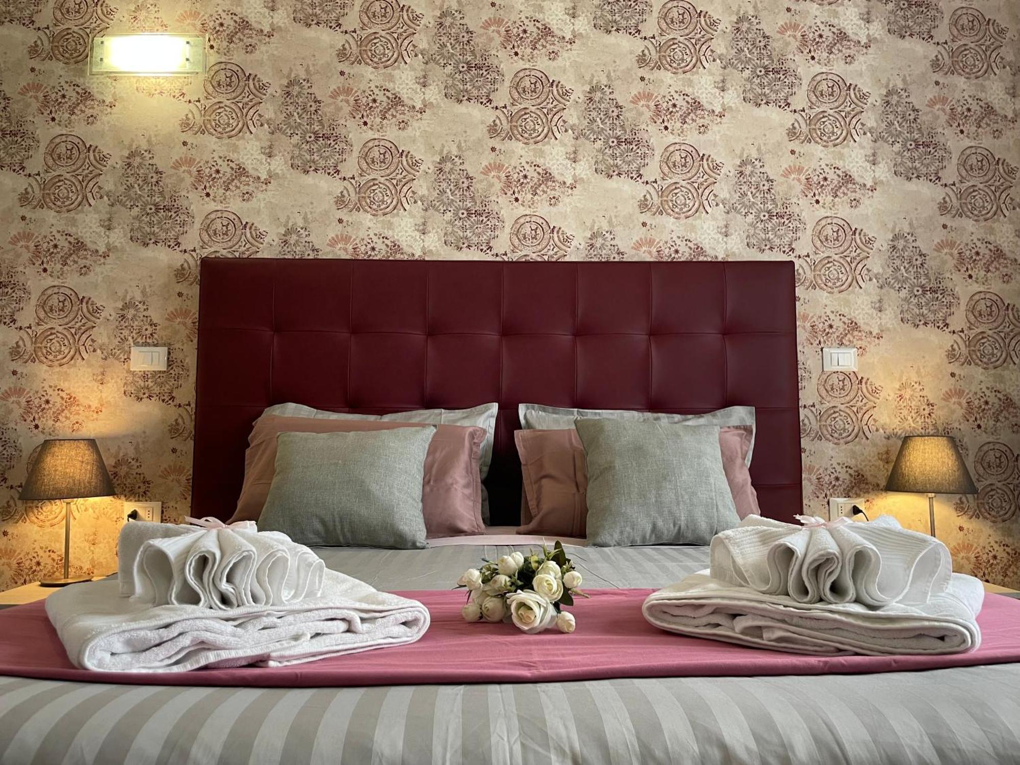 Porta Alla Croce Guest House Флоренція Екстер'єр фото